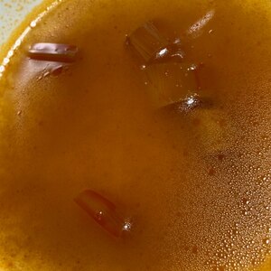 ネギのピリ辛とんこつ味噌スープ